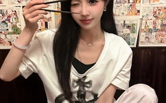 男人边吃奶边挵进去呻吟漫画